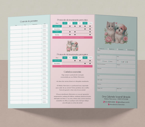 Cartão de vacina pet Maxi com duas dobras, espaço para 18 vacinas e acabamento gráfico refinado em papel MedFiber® 240g.