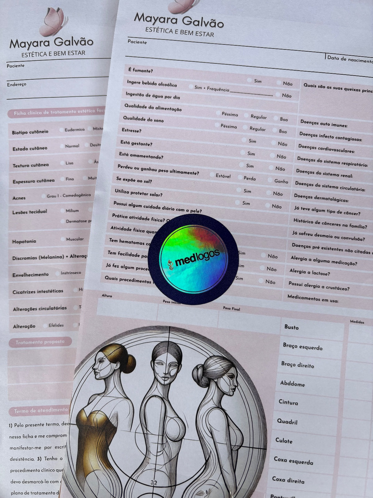 Anamnese corporal impressa com ilustração de silhuetas e selo holográfico Med Logos