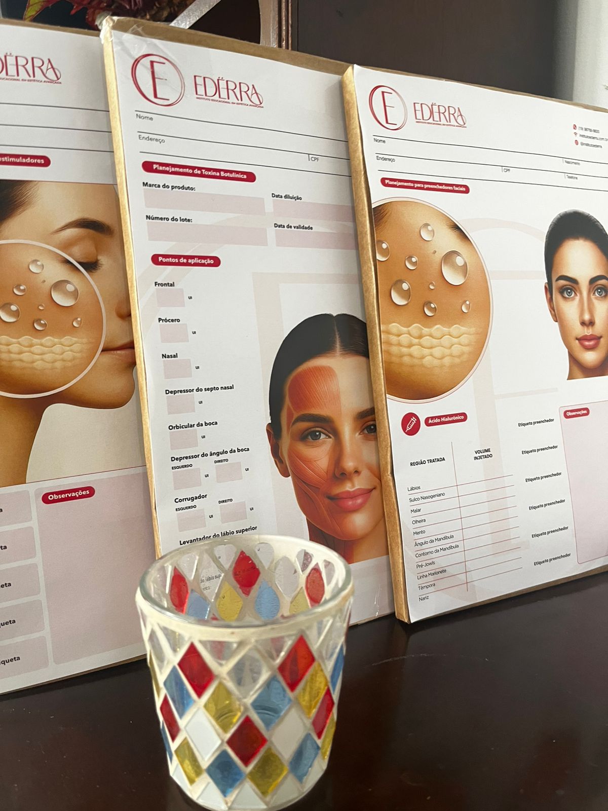 Gráfica, design e personalização de materiais e documentos para estética avançada, preenchedores, botox e harmonização facial. Papelaria completa.