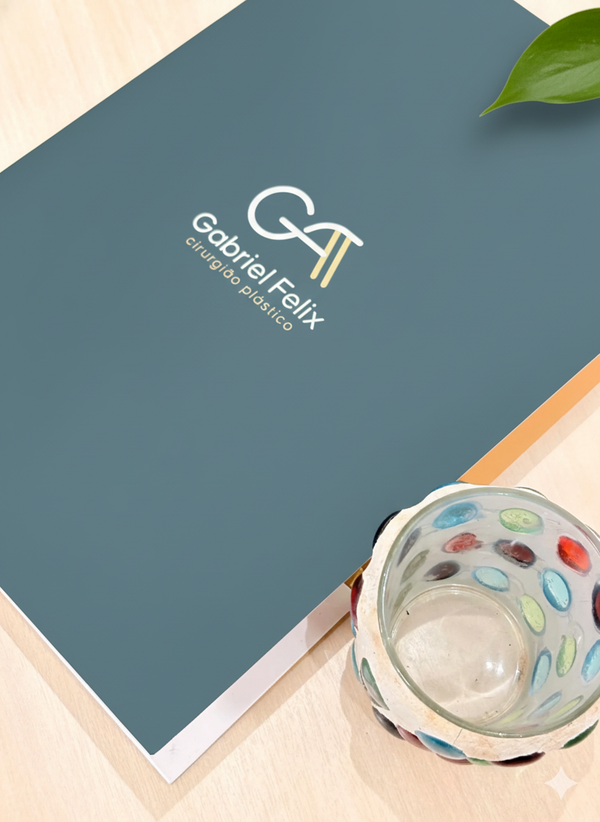 Linda pasta feita para cirurgião plástico